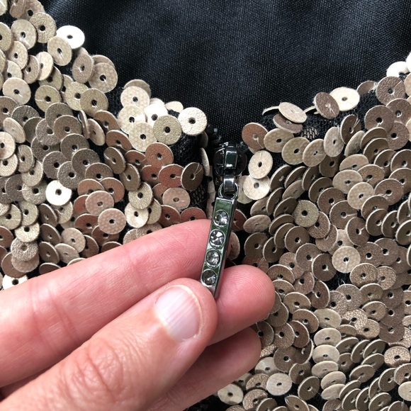 Laundry by Shelli Segal Allover Sequin Bodycon Dress Size 2 Gold Sleeveless - Picture 13 of 14